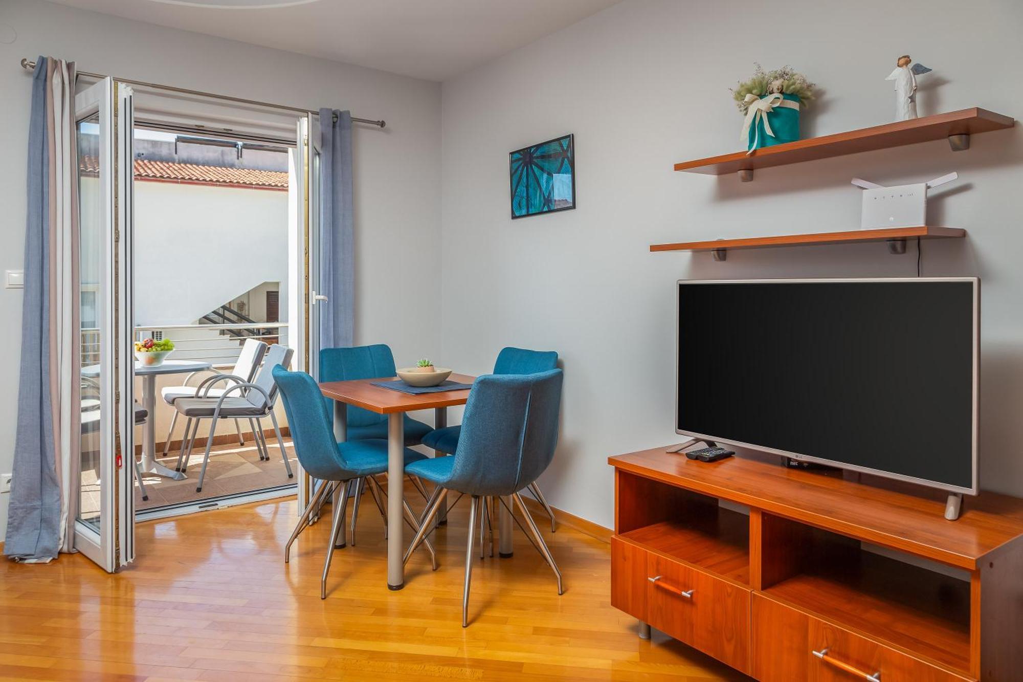 Brkic Apartments With Private Parking Makarska Dış mekan fotoğraf