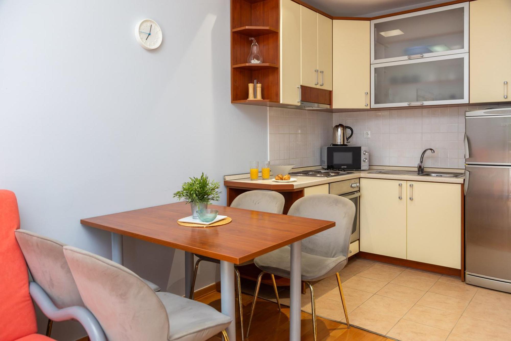 Brkic Apartments With Private Parking Makarska Dış mekan fotoğraf
