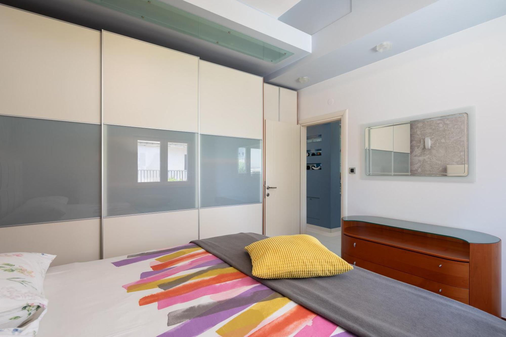 Brkic Apartments With Private Parking Makarska Oda fotoğraf