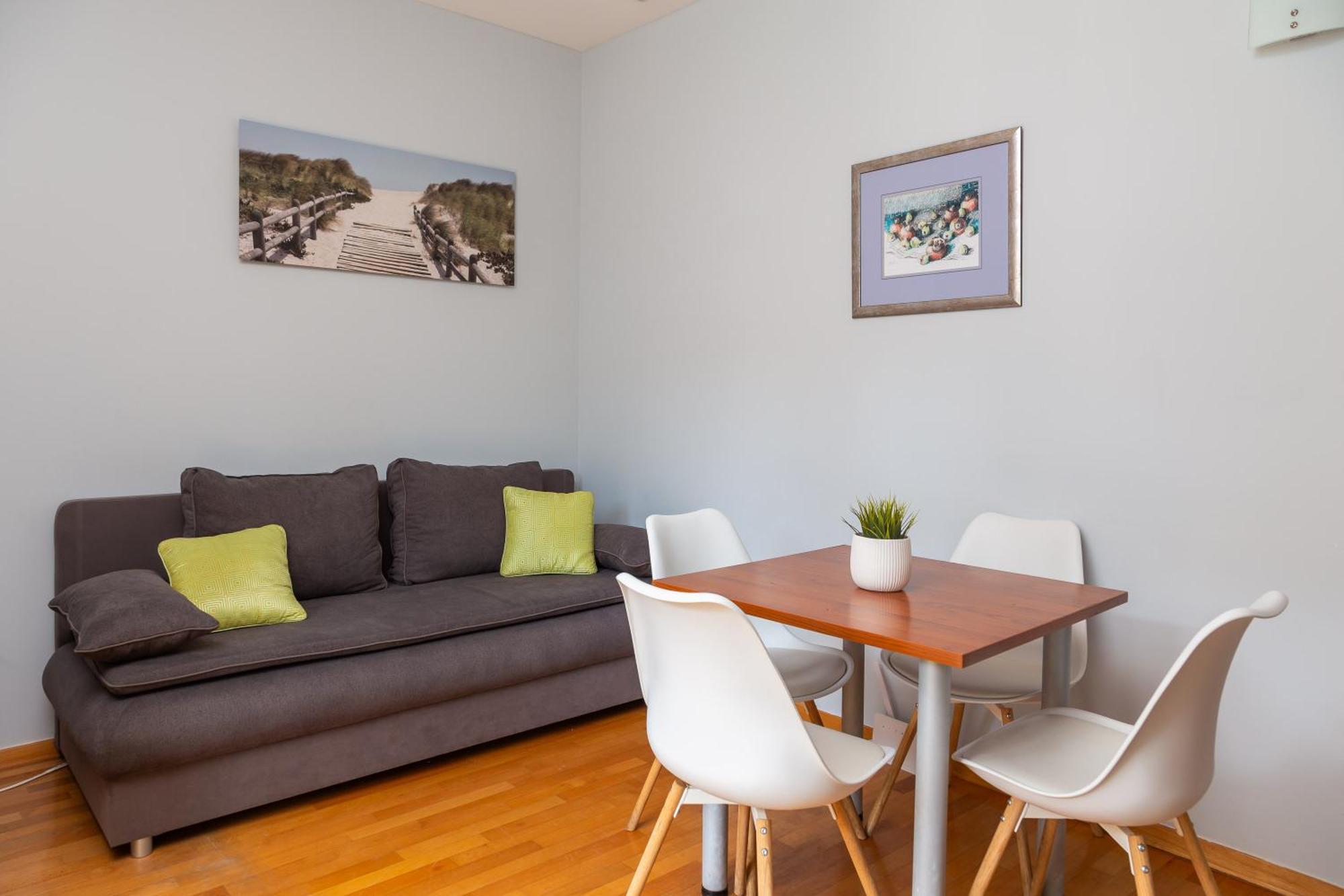 Brkic Apartments With Private Parking Makarska Oda fotoğraf