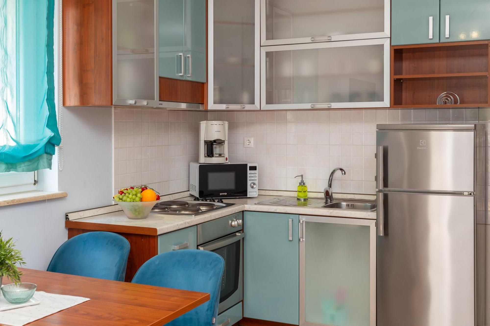 Brkic Apartments With Private Parking Makarska Oda fotoğraf