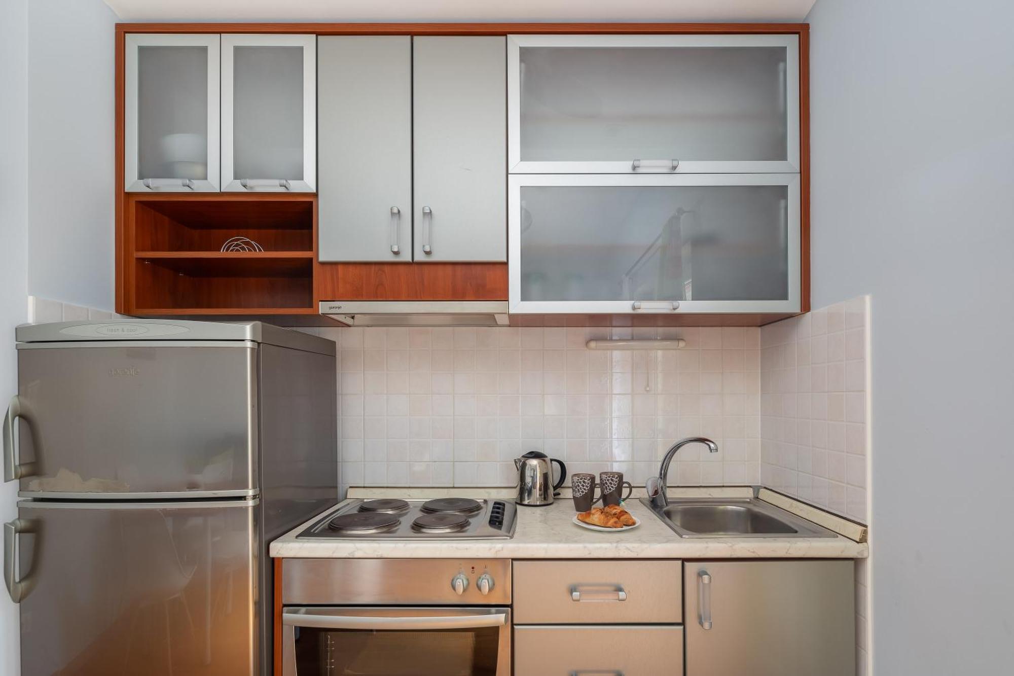 Brkic Apartments With Private Parking Makarska Oda fotoğraf