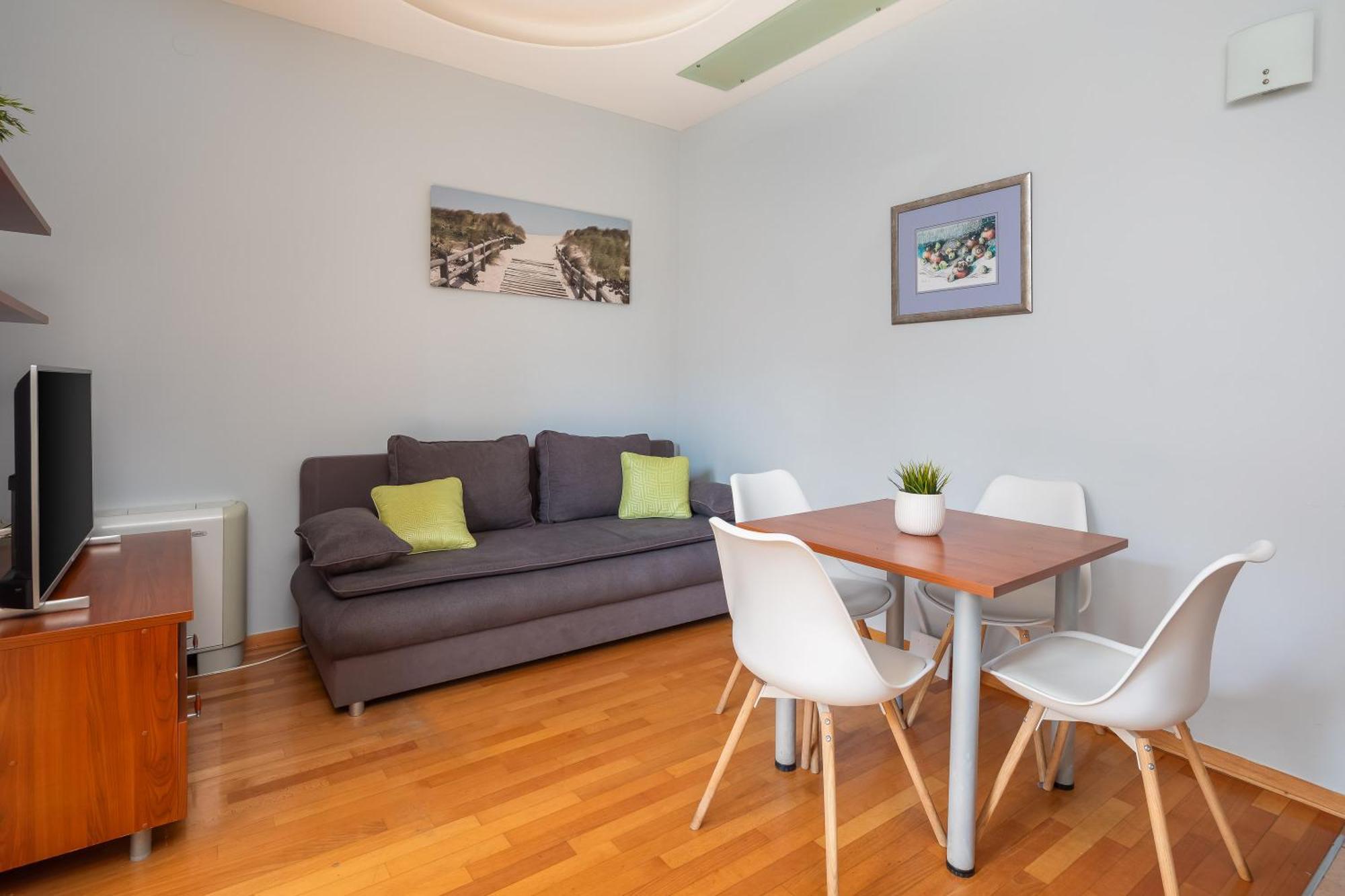Brkic Apartments With Private Parking Makarska Oda fotoğraf