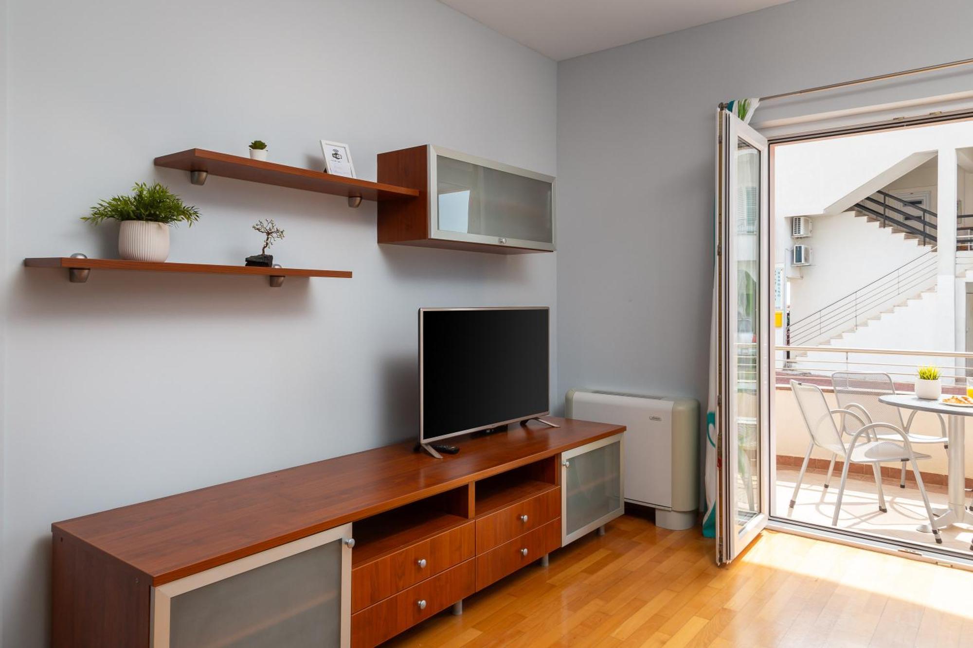 Brkic Apartments With Private Parking Makarska Oda fotoğraf